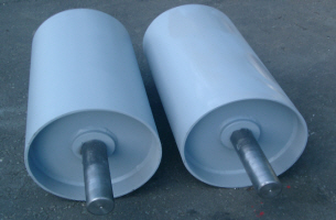 Conveyor Drive Roller with Vulcanized Diamond Rubber Lagging and Bossed and Keyed Shaft